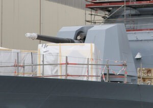 127-mm-Geschütz der Fregatte der Klasse 125. 
