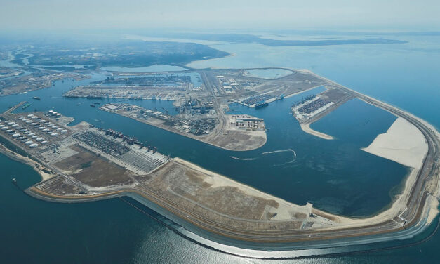 Hafen Rotterdam mit Zahlen für 2020