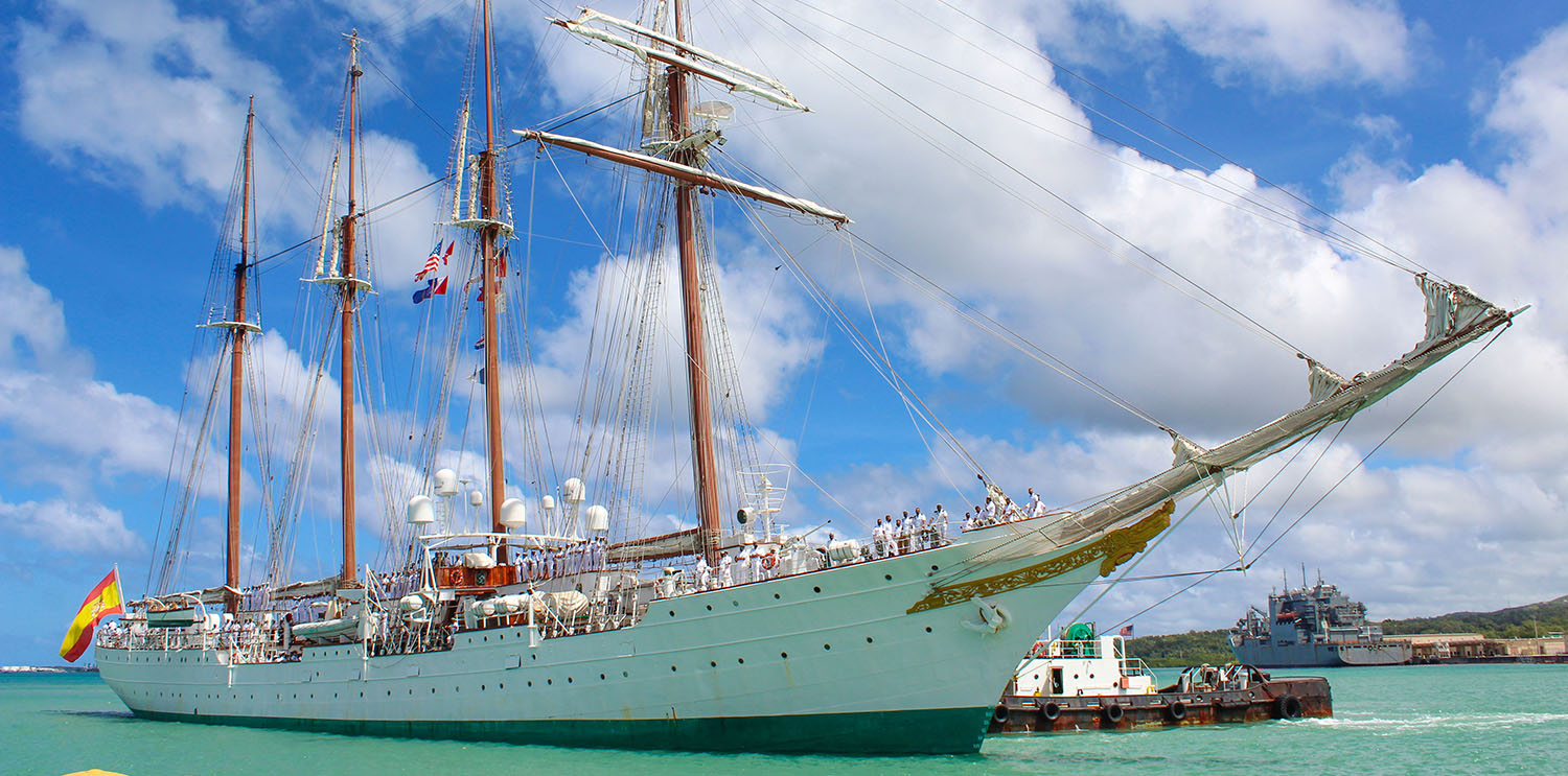 Juan Sebastian de Elcano läuft in Guam ein