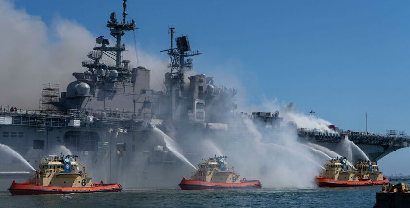 Feuer auf der Bonhomme Richard im Juli 2020. Foto: Christina Ross / U.S. Navy