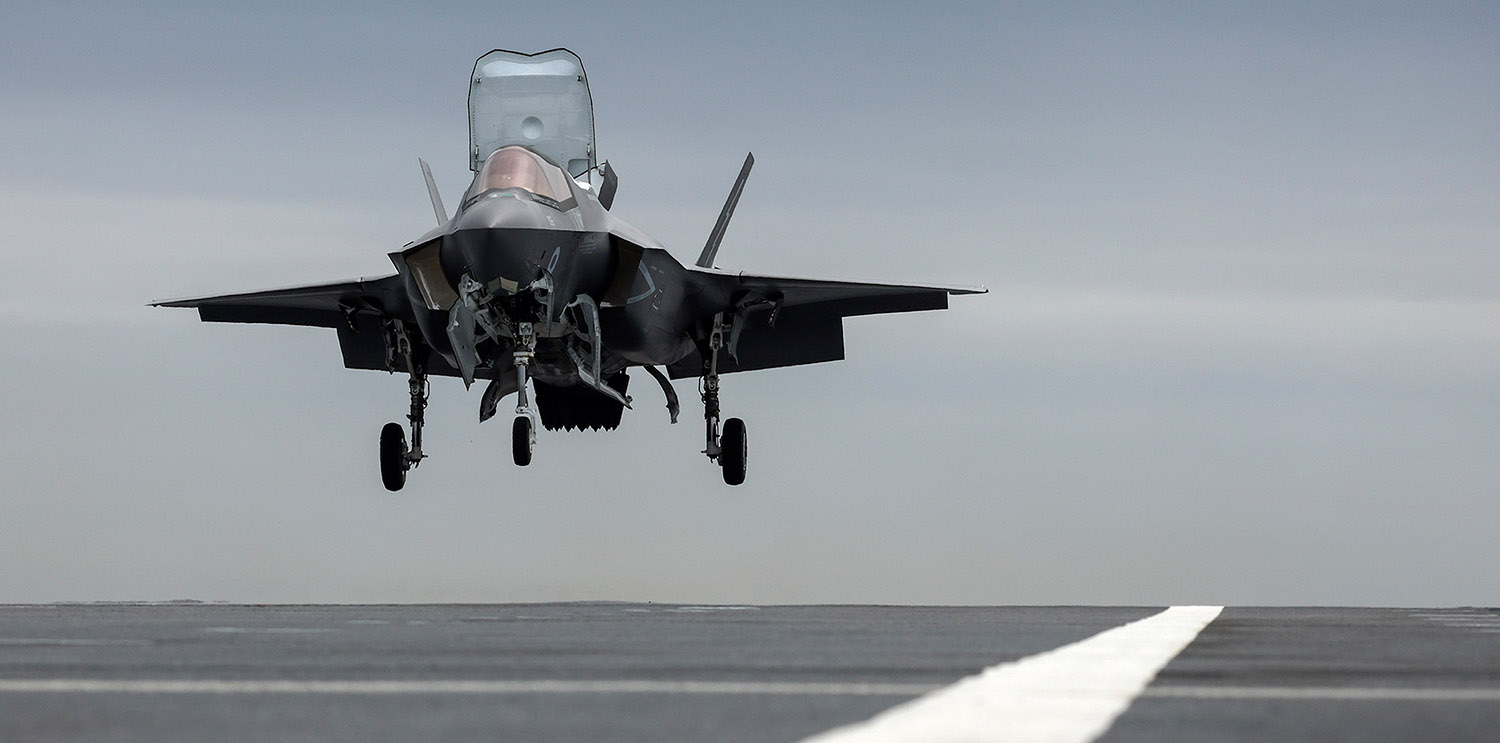 Erste Landung einer F-35B auf der Prince of Wales