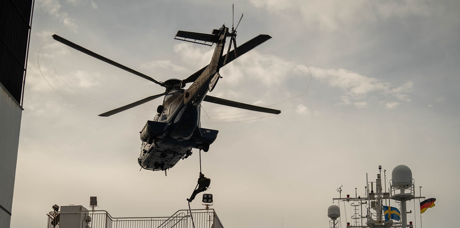 Boarding mit einem Hubschrauber der Bundespolizei