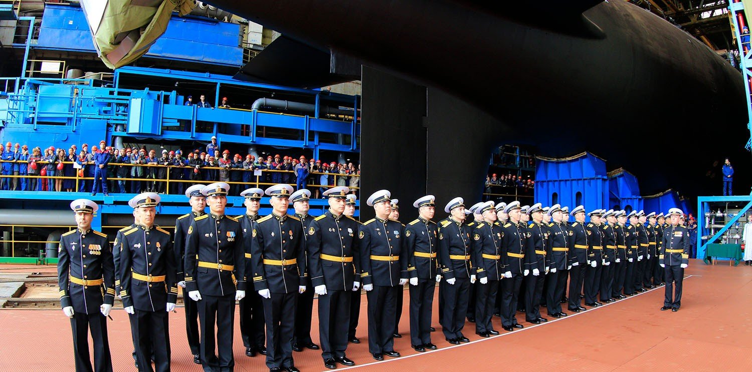 Paradeaufstellung vor der Krasnojarsk