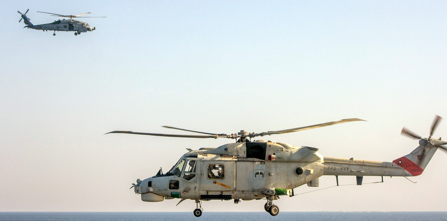 Sea Lynx (vorn) und Seahawk