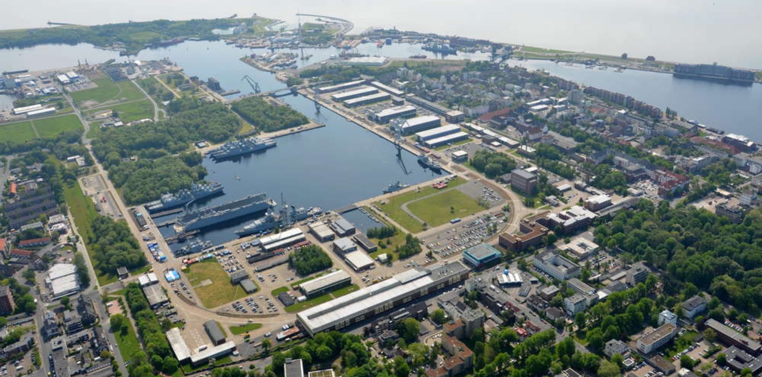 Foto: Bundeswehr.de, Aerial des Marinearsenals