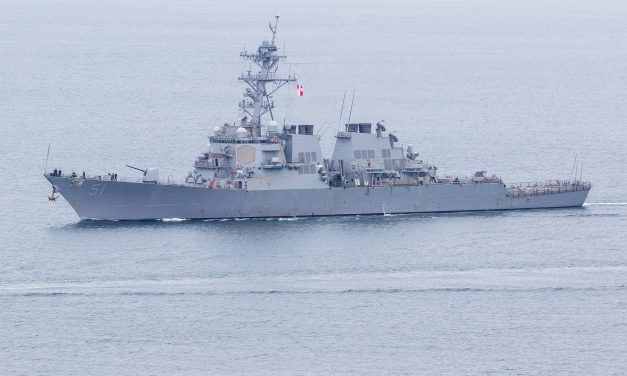 New US destroyer stationed in Rota visits Kiel