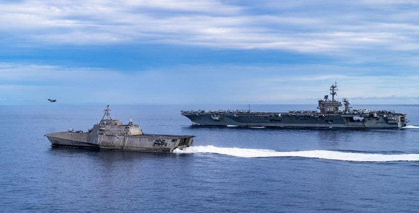 USS TULSA und USS VINSON. Foto: US-Navy