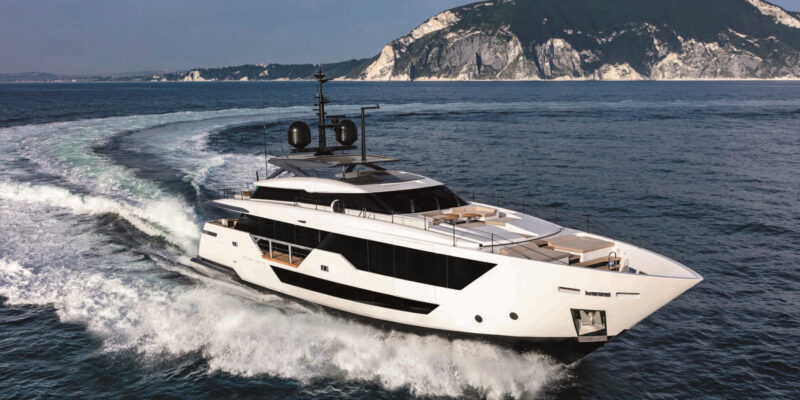 Die Custom-Line-106-Yacht von Ferretti