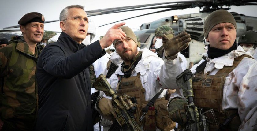 NATO-Generalsekretär Jens Stoltenberg spricht am 25. März 2022 bei der Cold Response. https://www.stripes.com/