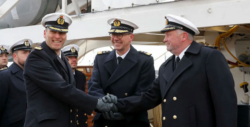 vlnr Kapitän zur See Alexander Graf von Kielmansegg, Flottillenadmiral Nemeyer, Kapitän zur See Nils Brandt Foto: Marcel Kroencke