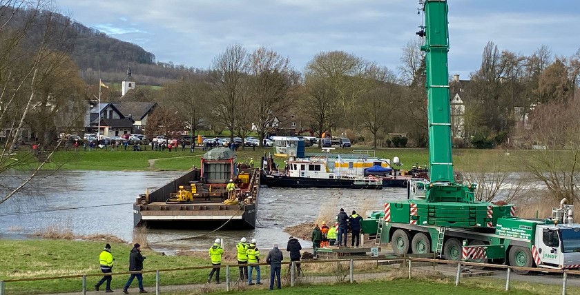 Schwerlasttransporte auf der Oberweser, Foto: Wirtschaftsverband Weser e.V.