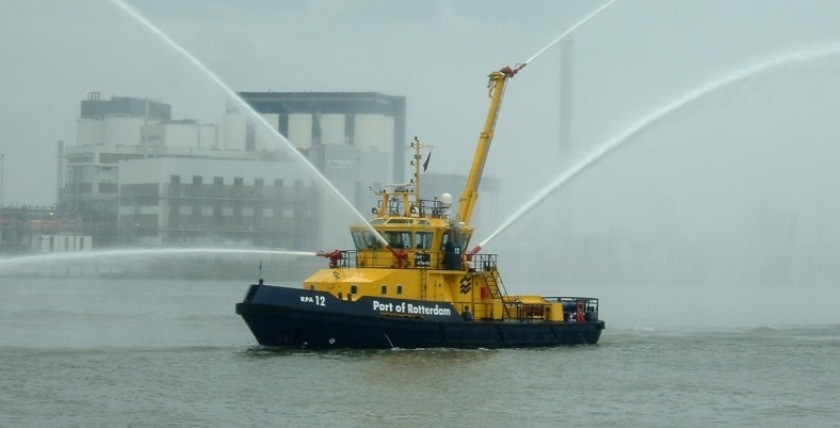 Der Hafen Rotterdam sieht autonome schwimmende Feuerlöscheinheiten vor, Foto: swzmaritime.nl