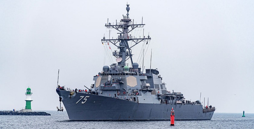 Zerstörer der Marine der Vereinigten Staaten "Donald Cook" (DDG - 75, Arleigh-Burke-Klasse) in Warnemünde, Foto: M Peich