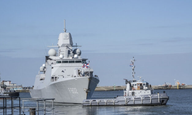 Dutch frigate lost 4000 litres of lubricating oil in the Baltic Sea