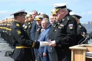 Russische Marine stellt weltgrößtes U-Boot in Dienst