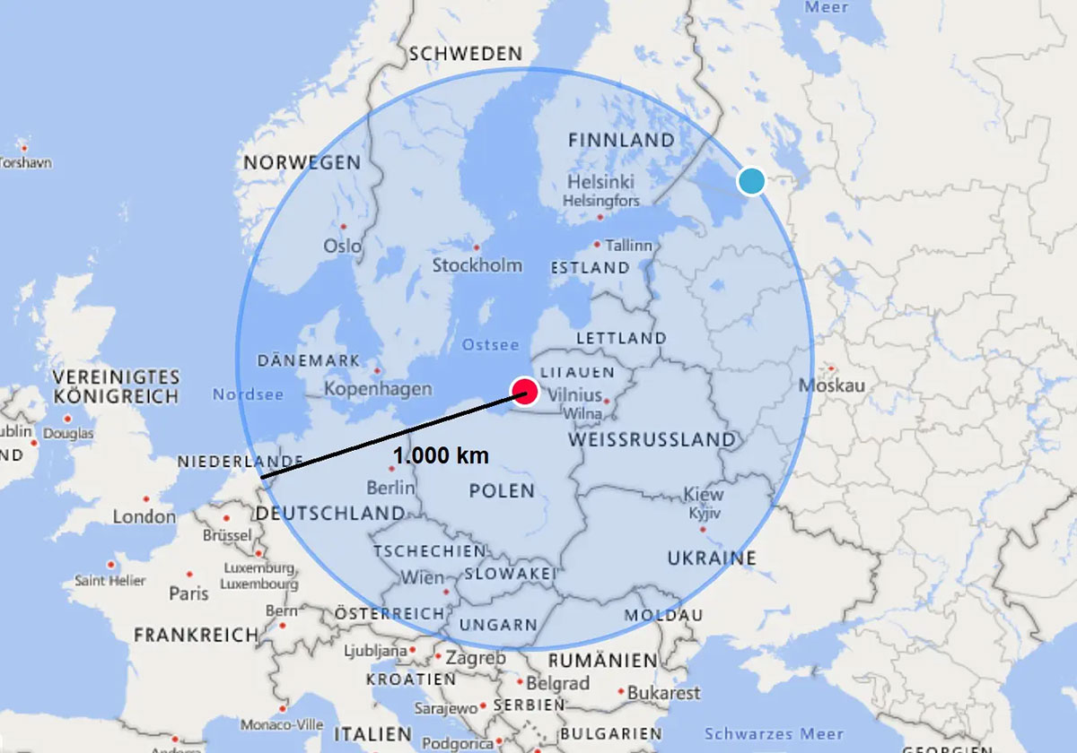 Grafik: Zirkon-Reichweite bei einer Stationierung der „Admiral Gorshkov“ vor Kaliningrad. Bei westlicherer Positionierung liegen die (west-)europäischen Zentren in der Reichweite des Flugkörpers. Karte: hum, Bing Maps