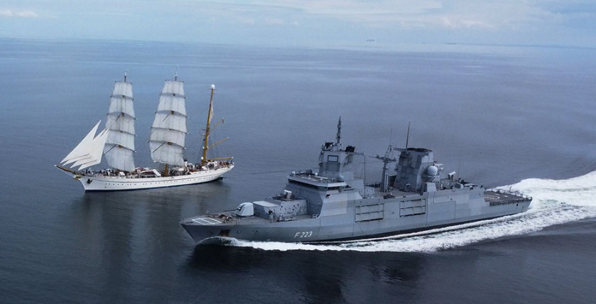 Auf der westlichen Ostsee trafen GORCH FOCK und die Fregatte NORDRHEIN WESTFALEN aufeinander, Foto: Marcel Kröncke