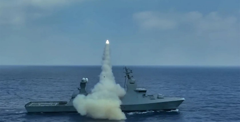 Israel: tkMS-Korvette „Oz“ hat Seeziel-FK „Gabriel V“ gestartet ...