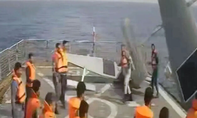 Iranische Marine auf Kaperfahrt - Segeldrohnen im Schlepptau!