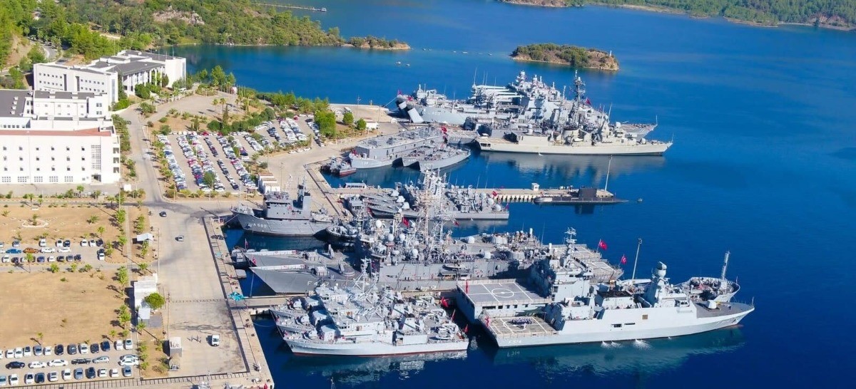 Marinestützpunkt Hohe Düne - die Tender sind inzwischen in Kiel beheimatet