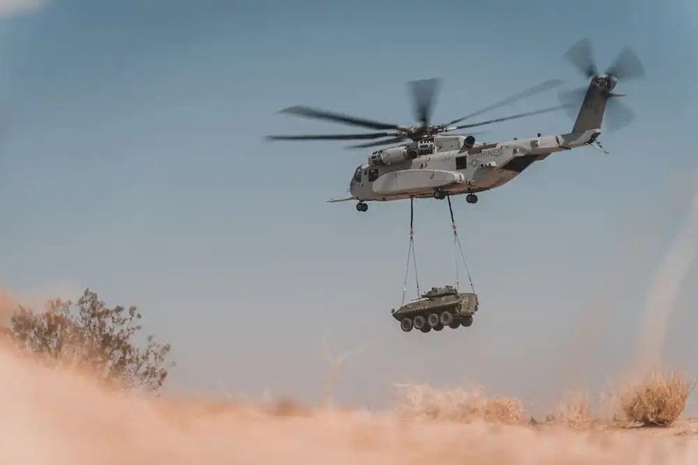 US Marine Corps mit neuem Schwerlast-Hubschrauber bei der Navy