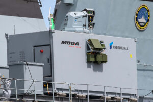 Anlagencontainer Demonstrator Laserwaffe an Bord FGS Sachsen. Foto: Michael Nitz