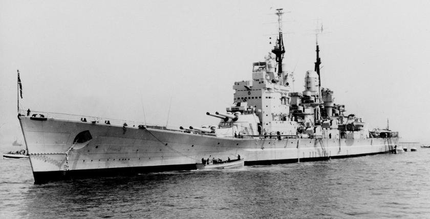 HMS Vanguard vor Anker, Foto: Naval Heritage and History Command, U.S. Navy