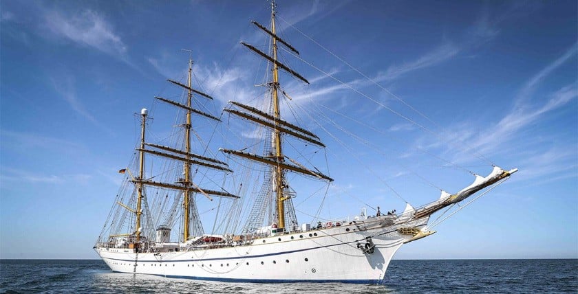 Das Segelschulschiff "Gorch Fock" während der Verlegung. Foto: Bundewehr/N.Theska