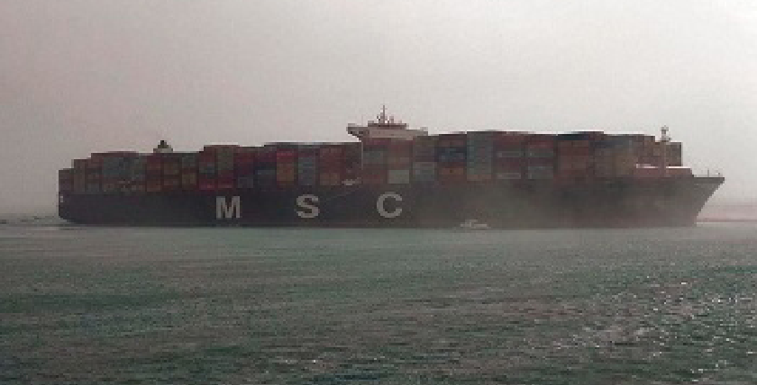 Die »MSC Istanbul« im Suez-Kanal, Foto: SCA