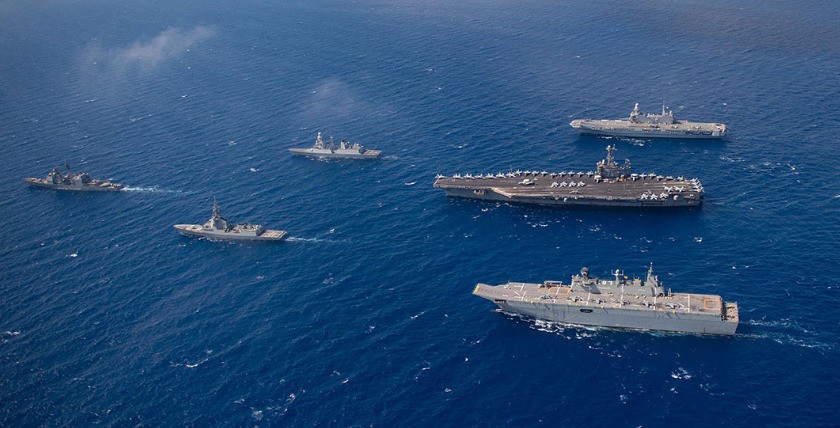 Teile der drei an NESH22 beteiligten Flugzeugträgerkampfgruppen in Formationsfahrt, Foto: 2022 US Navy.