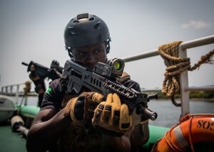 Soldat der nigerianischen Streitkräfte, Foto: US Africa Command/Andrea Rumple