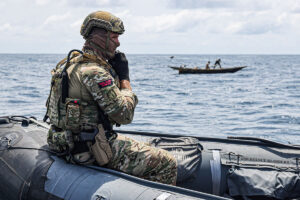 Commando Royal Marine Boarding Team der HMS Trent im Golf von Guinea, Foto: MoD Großbritannen/ Alex Ceolin