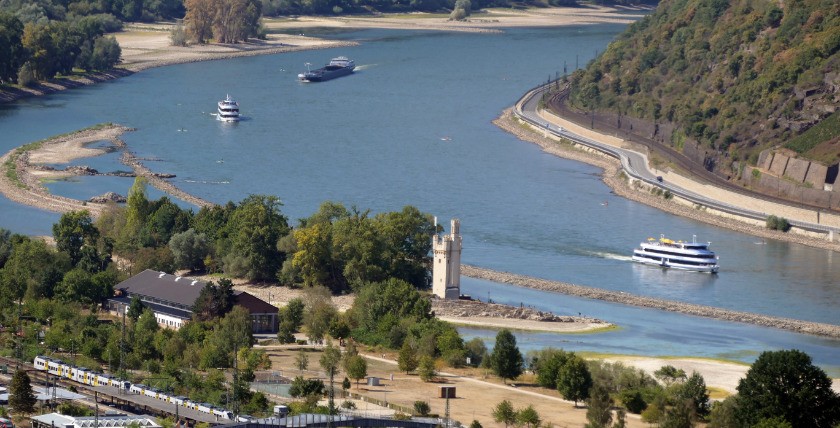 Der Rhein bei Bingen im August 2022.