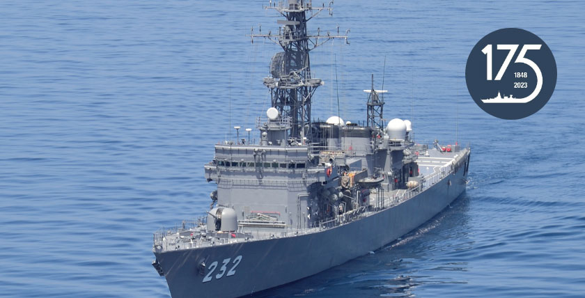 Die kleinen Fregatten der Abukuma-Klasse werden ihrer nur bescheidenen Größe von 2550 Tonnen als Geleitzerstörer bezeichnet, Fotos: JMSDF