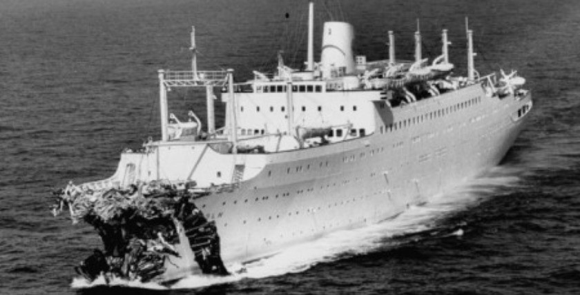 SS Stockholm nach der Kollision 1956, Foto: US Coast Guard