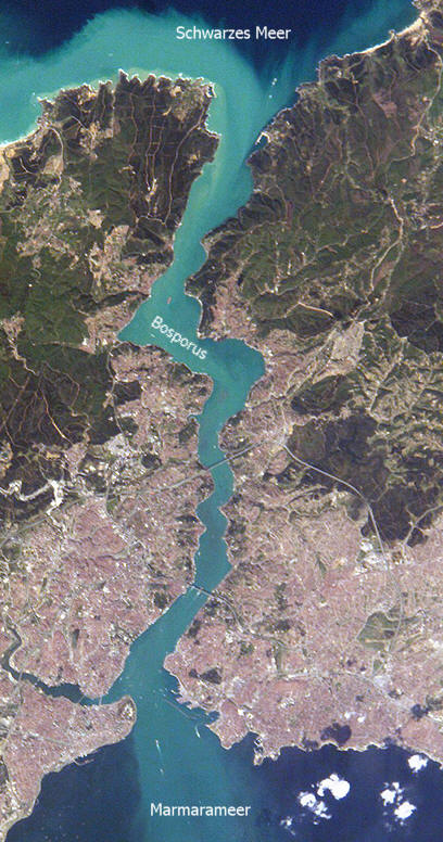 Nadelöhr Bosporus. Die Kontrolle übt seit 1936 die Türkei aus. Quelle: NASA