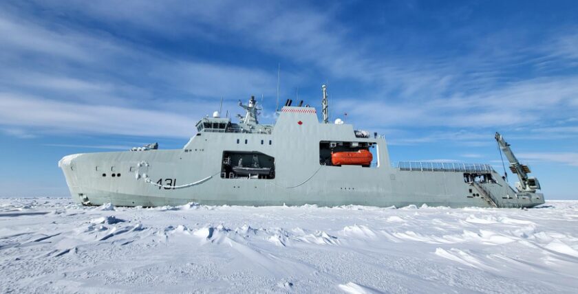 HMCS Harry DeWolf im Eis, Quelle: RCN