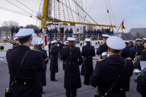 Auslaufen Gorch Fock, Foto: Bundeswehr/ Marcel Kröncke