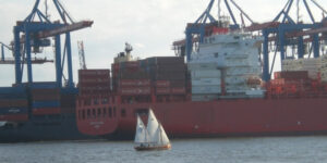 Containerumschlag im Hamburger Hafen. Foto: Umweltbundesamt