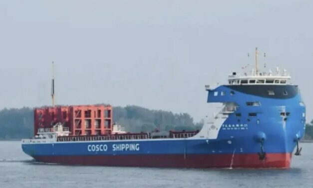 China: Elektro-Containerschiff nimmt Liniendienst auf