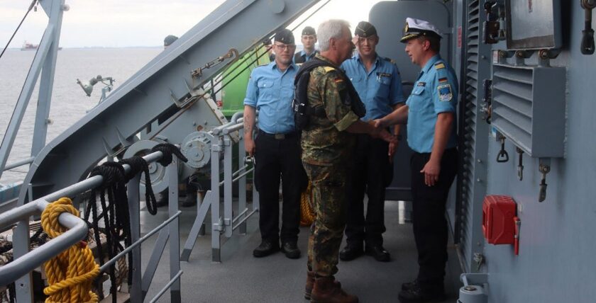 Vizeadmiral Thomas Daum, Inspekteur Cyber- und Informationsraum, bei einem Besuch der Marine, Foto: Bw