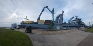 EGV "Frankfurt am Main" vor dem Auslaufen aus Wilhelmshaven. Foto: U. Mergener