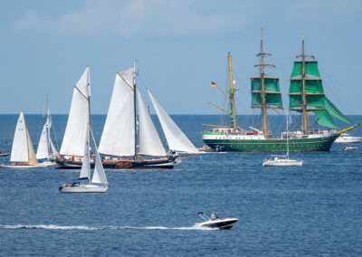 Großsegler Parade, Foto: Michael Nitz, Naval Press Service