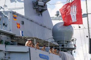 Auslaufen Fregatte Hamburg, Foto: Bw/ Rodewald