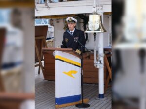 Frigate Captain Elmar Bornkessel gives his inaugural speech as the new commander of the 'Gorch Fock', photo: hsc