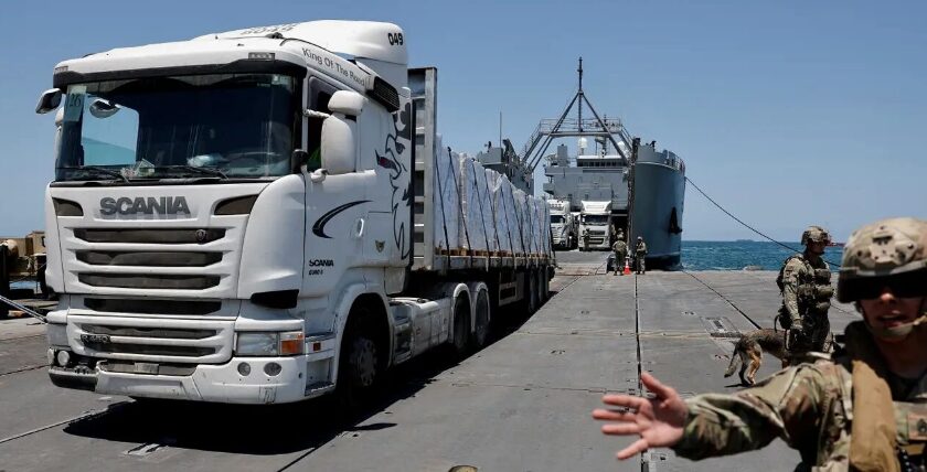 Landing of relief supplies via the floating pier port-Gaza. Photo: US Navy/A.Cohen