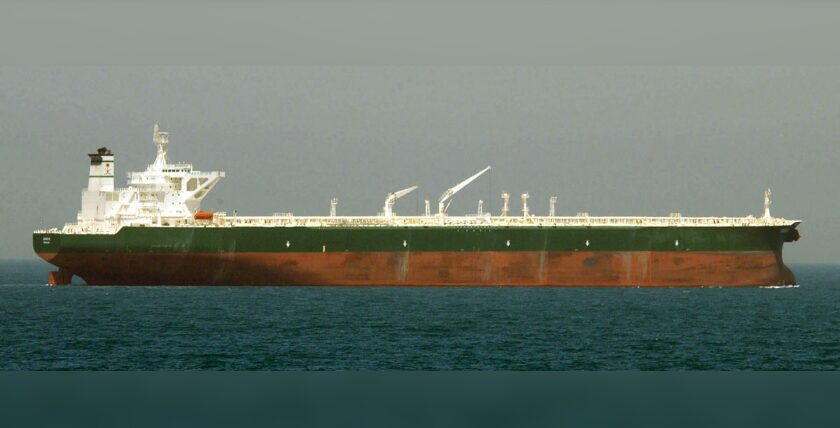 Beispielbild: 22-Jahre alter Supertanker „AbQaiq“ (333 Meter). Foto: US-Navy