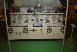 The engine control centre of the "Dresden". Photo: Wikimedia, CC BY 4.0