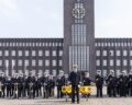 Das Marinemusikcorps Wilehlmshaven vor dem Rathaus Wilhelmshaven, Foto: Deutsche Marine