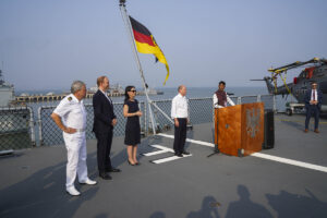 Speech by the Indian Minister of State for Defence Sanjay Seth, Helodeck "Frankfurt am Main". Photo: Bw/Rodewald